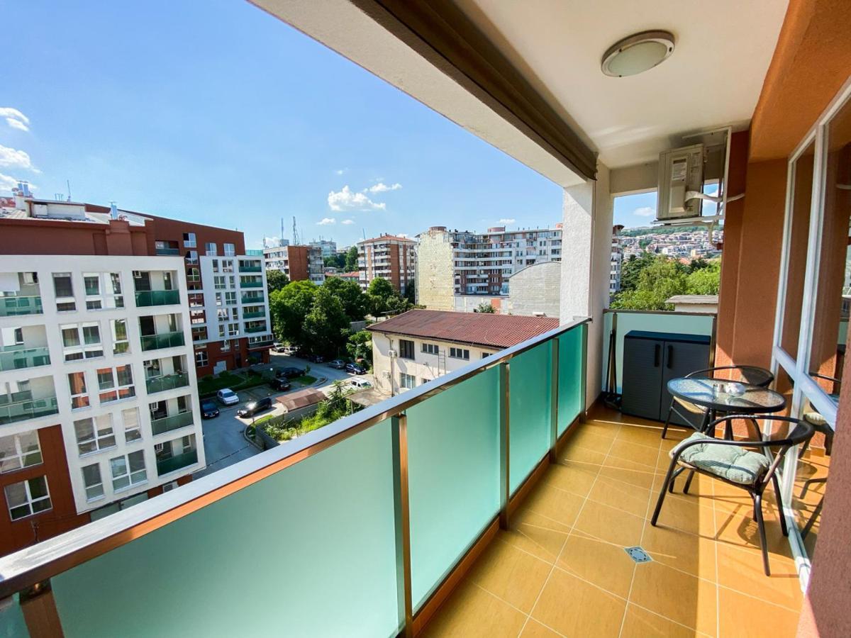 Happy Town Apartments Veliko Tarnovo Luaran gambar
