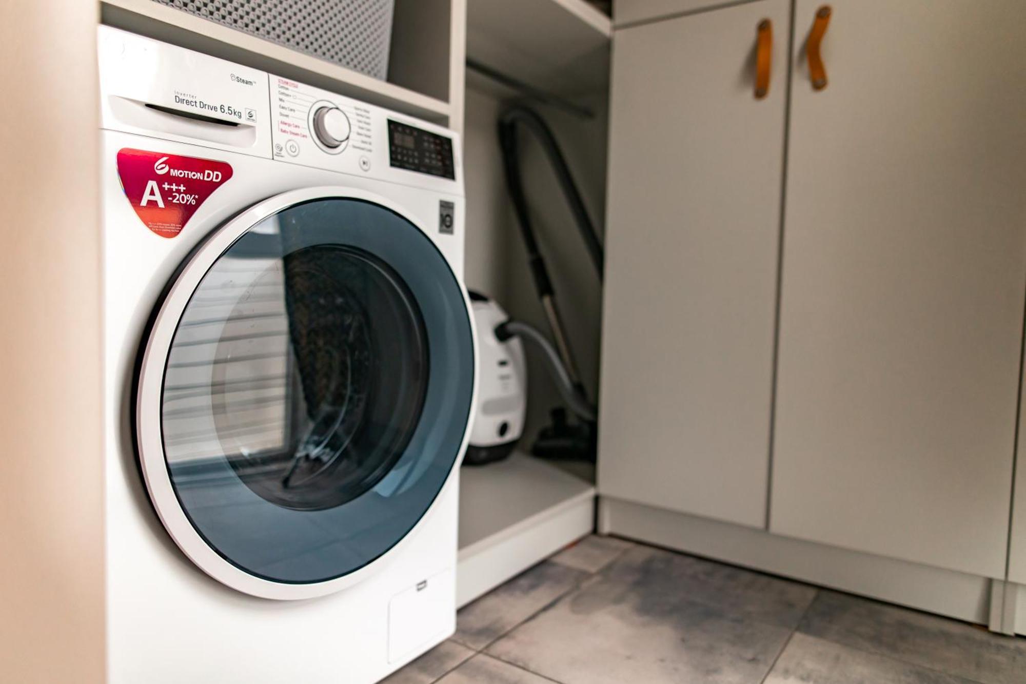 Happy Town Apartments Veliko Tarnovo Luaran gambar
