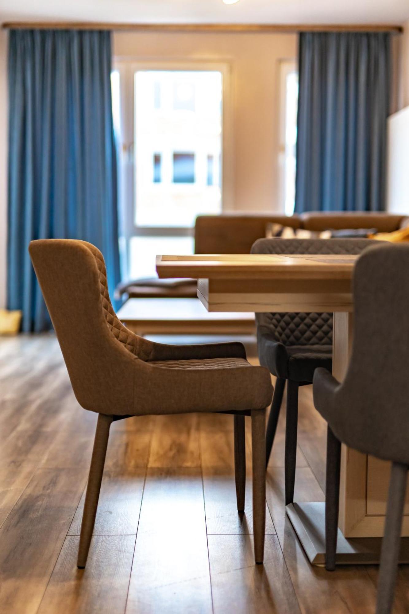Happy Town Apartments Veliko Tarnovo Luaran gambar