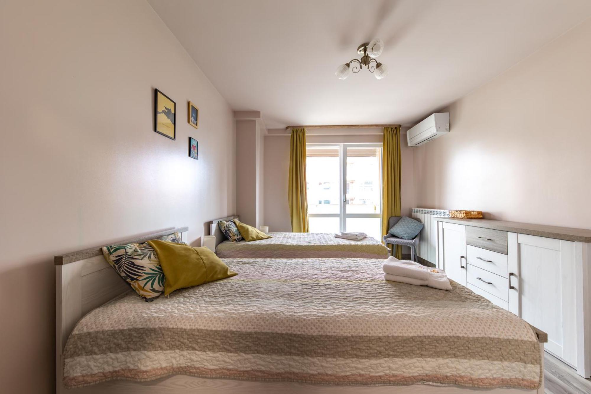 Happy Town Apartments Veliko Tarnovo Luaran gambar