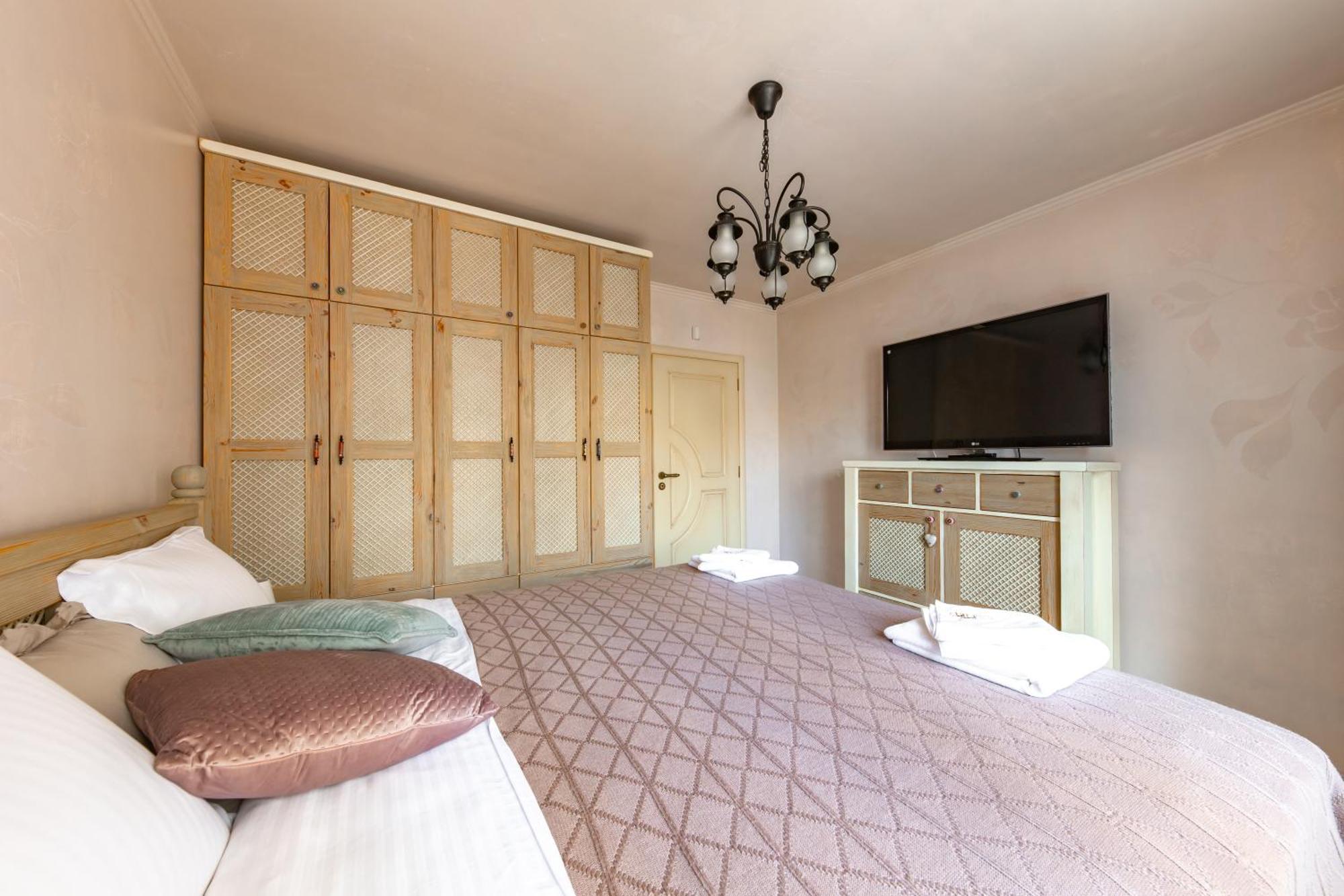 Happy Town Apartments Veliko Tarnovo Luaran gambar